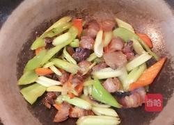 西芹辣椒炒腊肉的做法图解8