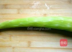 凉拌莴笋丝的做法图解1
