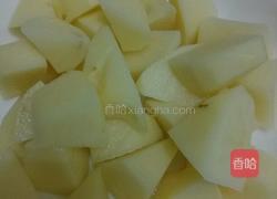 土豆胡萝卜烧鸡丁的做法图解2