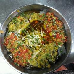 双剁椒开胃鲫鱼的做法[图]