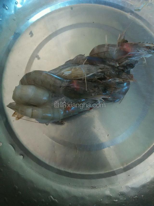 把虾用水泡开