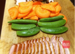 培根炒四色时蔬的做法图解1