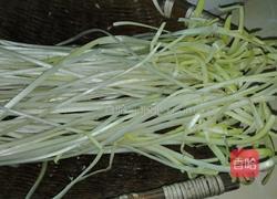 韭黄肉丝的做法图解1