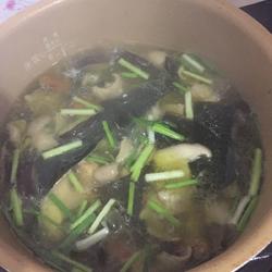 肥肠煲-肥肠海带汤-养生的做法[图]