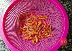 虾米焖南瓜的做法图解2