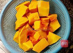 虾米焖南瓜的做法图解3