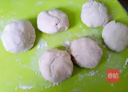 Illustration of making leftover cabbage and pork buns 10