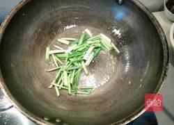 大蒜炒蛋的做法图解4