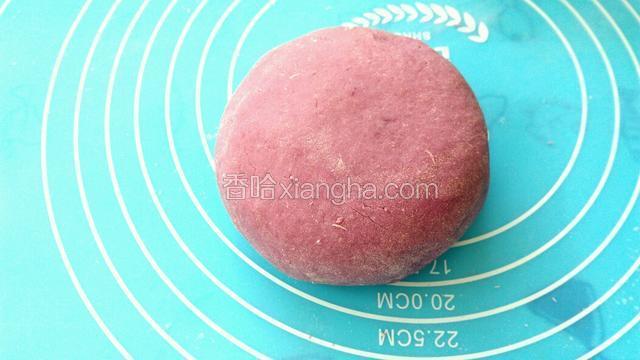 活好后放碗里，盖盖儿，放暖和地方发酵。