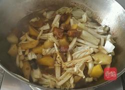 猪肉白菜炖粉条的做法图解7