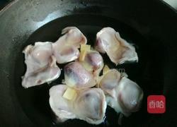 鸭胗烧土豆的做法图解2