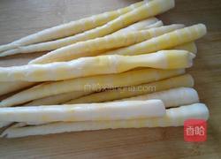 泡椒竹笋肉丝。的做法图解1
