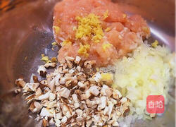 温暖之心--鸡脯奶酪肉包的做法图解1