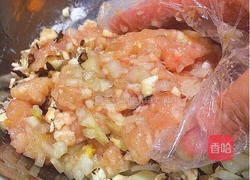 温暖之心--鸡脯奶酪肉包的做法图解3