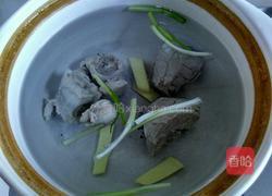 木耳山药排骨汤的做法图解2