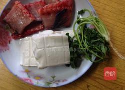 清淡养生鲫鱼豆腐汤的做法图解1