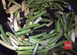 酱香豆角烧茄子的做法图解7