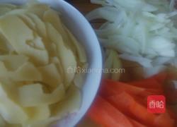 素炒圆葱土豆片的做法图解2