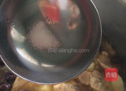 乌鸡淮山牛蒡汤的做法图解7