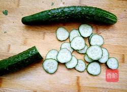 风味小炒黄瓜片的做法图解2