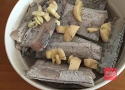 辣椒炒带鱼的做法图解2