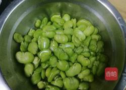 蚕豆炒鸡蛋的做法图解2