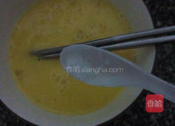 风味与众不同的韭菜炒鸡蛋的做法图解4