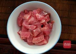 青椒醋溜肉的做法图解1