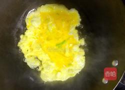 鸡蛋木耳炒菠菜的做法图解3