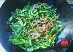 尖椒炒卤猪皮的做法图解9