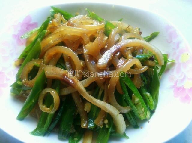 成品：这道尖椒炒猪肉皮就做好了！