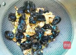 白菜木耳炒肉片的做法图解4