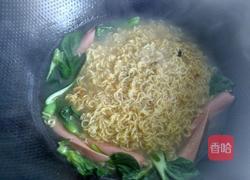 火腿鸡蛋面的做法图解6