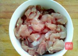 蒜香孜然猪粒的做法图解2