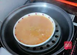 Illustration of how to make steamed meat cakes 7