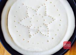 鲜虾培根披萨的做法图解3