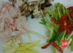 蘑菇瘦肉炒鱼泡的做法图解1