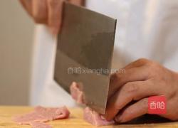 腐竹木耳炒肉的做法图解3