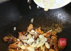 腐竹木耳炒肉的做法图解9