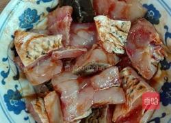 小炒鱼的做法图解1