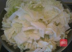 东北大白菜炖排骨豆腐的做法图解1