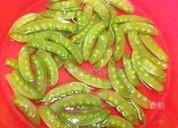 木耳荷兰豆炒鸡蛋的做法图解3