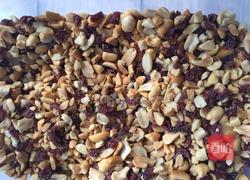 蔓越莓花生牛轧糖的做法图解3