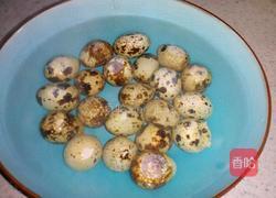 五花肉烧鹌鹑蛋的做法图解1