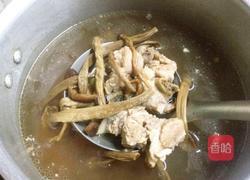 茶树菇排骨汤的做法图解5
