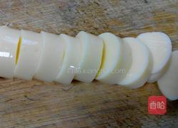 皮蛋拌玉子豆腐的做法图解2