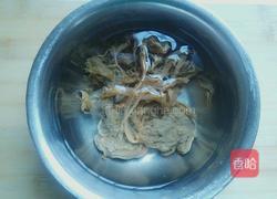 盐菜洋芋片汤的做法图解2