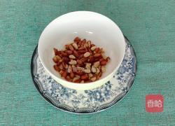 青红椒玉米炒松子的做法图解3