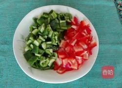 青红椒玉米炒松子的做法图解4