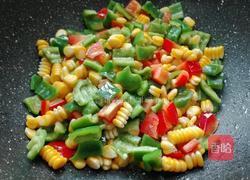 青红椒玉米炒松子的做法图解9